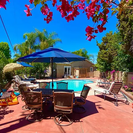 Disneyland Paradise 6 Bedroom 4 Bathroom Pool Spa Games